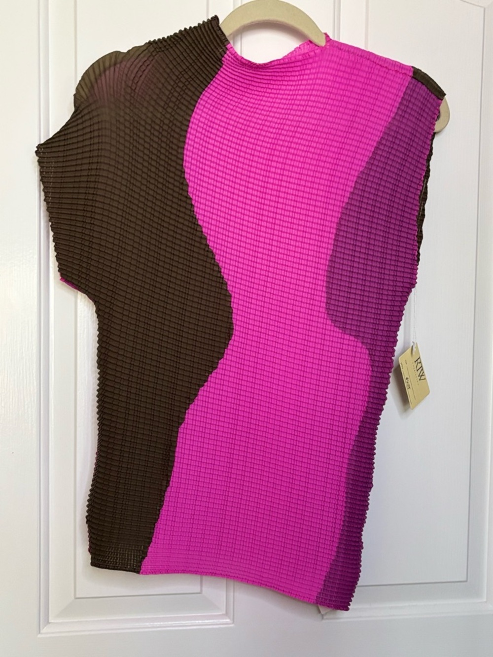 NWT Issey Miyake Colorblock Pleated Short Slv Top in Fuchsia, Brown & Plum Sz 6